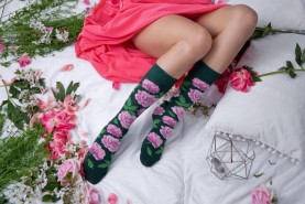 socks flower designs, socks for flower girl, green cotton socks with roses, colourful cotton socks
