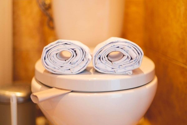 Toilettenpapier-Socken-Box, weiße Baumwollsocken, hochwertige Baumwolle, Toilettenpapierrolle, lustiges Geschenk