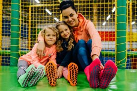 Antyposlizgowe skarpetki z brokatowym ABS dla mamy i córki, kolorowe sportowe skarpety najwyższej jakości