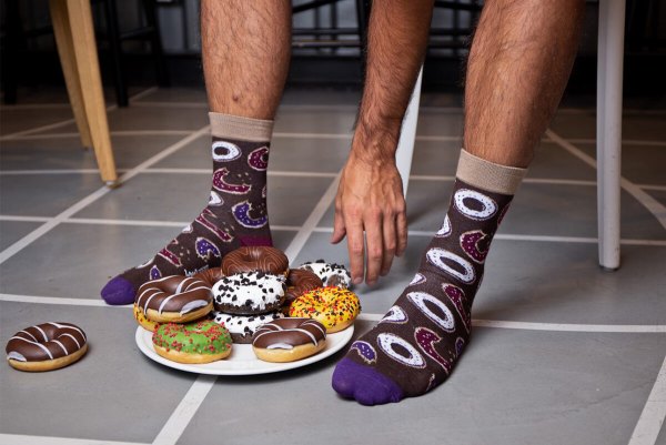 Donuts Socks, Socks Box, braune Socken mit Donuts, Socken in Bonbon-Optik, lustige Geschenkidee