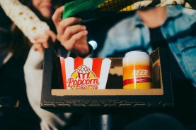 Filmowy Zestaw Skarpetek 3 pary: popcorn i piwo, prezent dla miłośnika filmów, produkt uniseks, skarpetki dla niej i dla niego