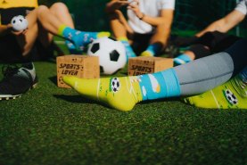 Skarpetki w piłce dla amatora piłki nożnej, 2 pary kolorowych bawełnianych skarpetek, marka Rainbow Socks