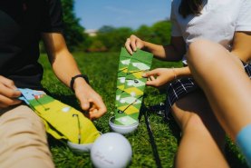 Piłka do golfa, 2 pary kolorowych skarpetek, skarpetki najwyższej jakości od Rainbow Socks, prezent urodzinowy dla golfisty