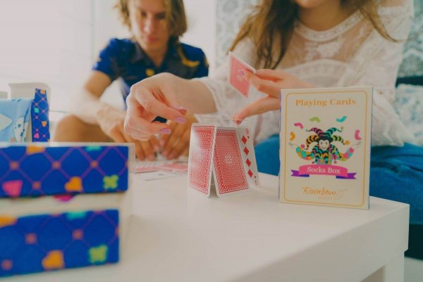 Spielen mit Karten Socken Box, 1 Paar bunte Baumwollsocken, Socken für einen Iver Spielkarten, Rainbow Socken