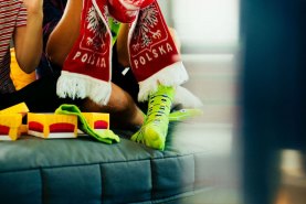 Football Fan Socks Box, 2 pairs of colourful cotton socks, socks looking like a stadium, birthday gift idea for sports lover