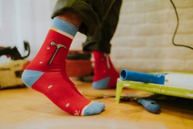 rote bunte Baumwollsocken, Socken für Männer, lustige Geschenkidee für Heimwerker, Rainbow Socken