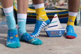 gelb und blau gemusterte Bootssocken für Männer und Frauen, Rainbow Socks