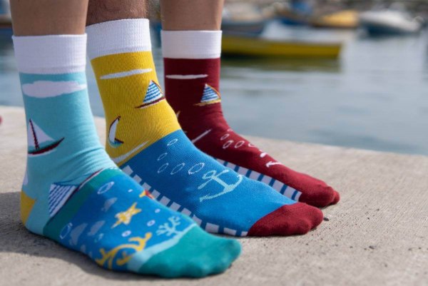 3 Paar bunte Socken: rot, gelb und blau, Bootssocken-Box, Rainbow Socken