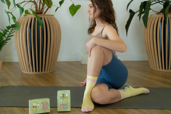 Gelbe Baumwollsocken für Yoga-Fan, Socken für Yoga-Sitzung, Geschenkidee für Frau