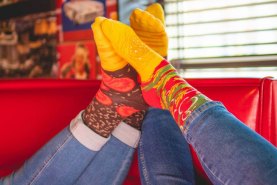 lustige Socken in Burger-Optik, Socken für Fastfood-Fans, Burger-Socken-Box, 2 Paar, Rainbow Socks