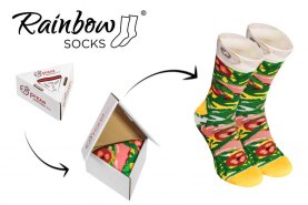Pizza skarpetki w pudełku od Rainbow Socks, kolorowe bawełniane skarpety wyglądające jak włoska pizza