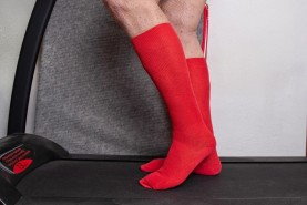 Czerwone podkolanówki bezuciskowe doskonałe dla diabetyków i osób z problemami z krążeniem, marka Rainbow Socks
