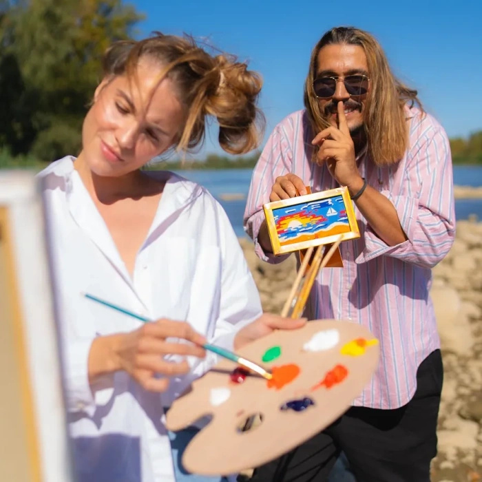 Painting on Easel Socks Box