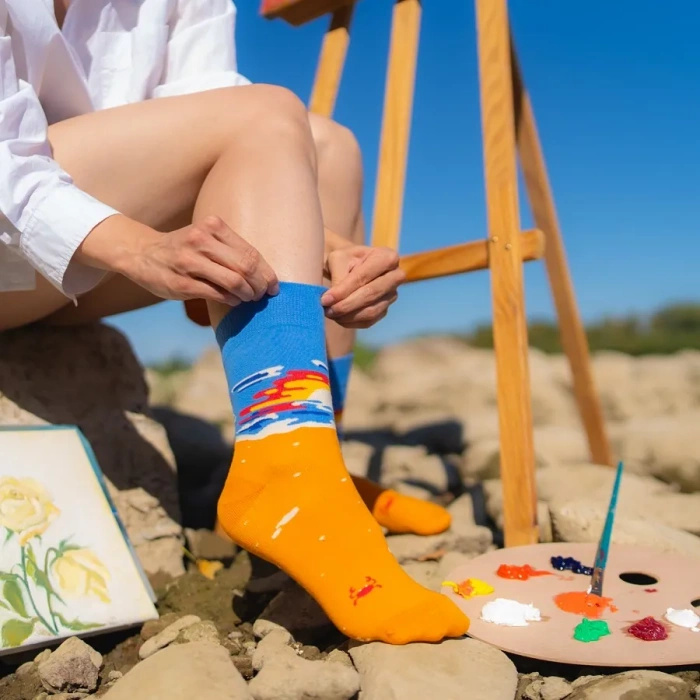 Painting on Easel Socks Box